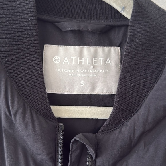 Athleta Black Puffer Vest – Women’s Size Small – Lightweight & Chic - Picture 2 of 6